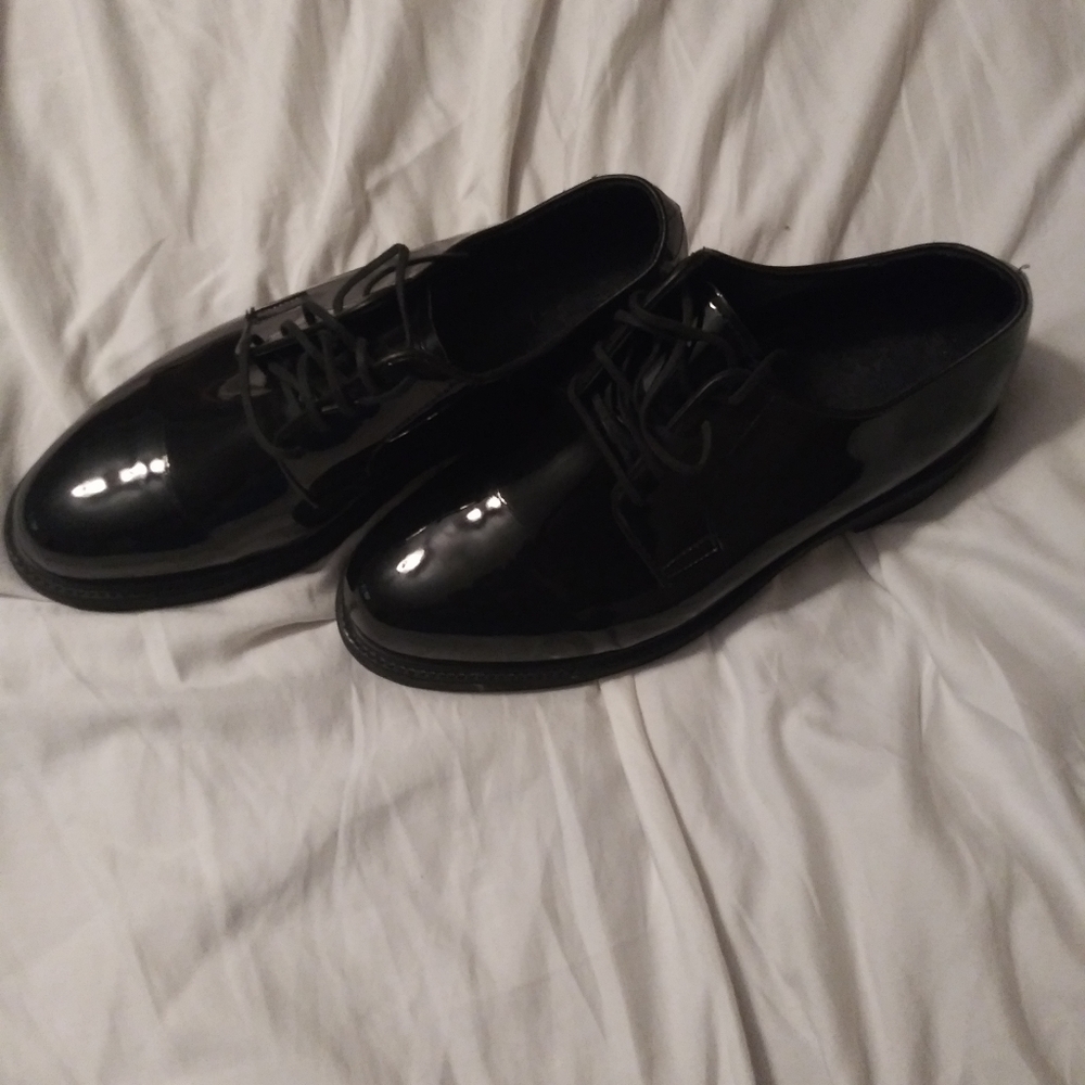Mens patent leather shoes